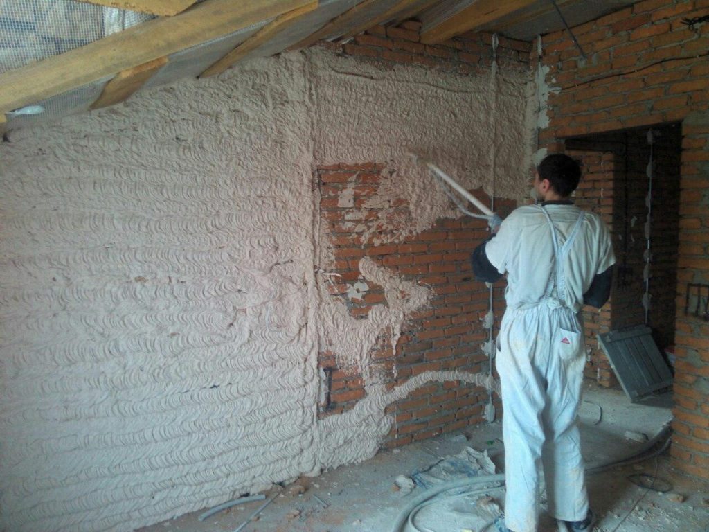 Как определить, что штукатурка высохла и готова к дальнейшей работе?