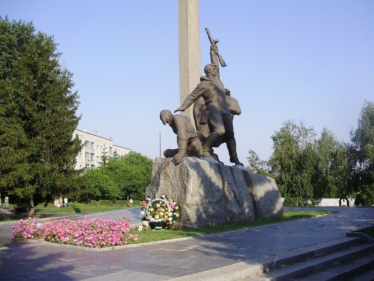 Верхньодніпро́вськ